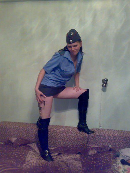Naughty Russian Police Girls (9 pics)