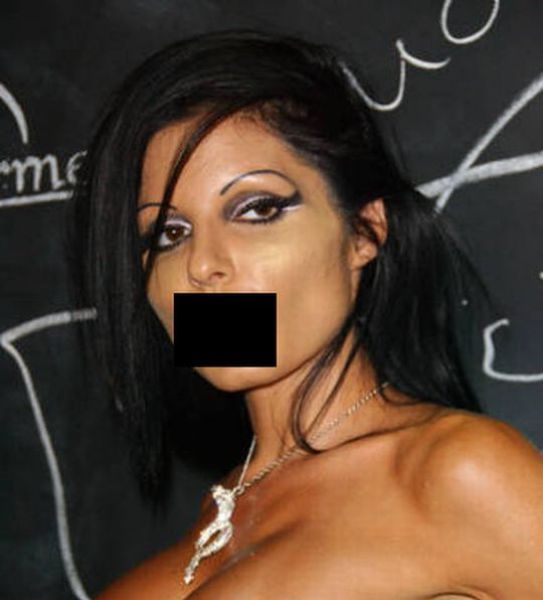 “Monster” Smile (16 pics)