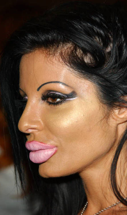 “Monster” Smile (16 pics)