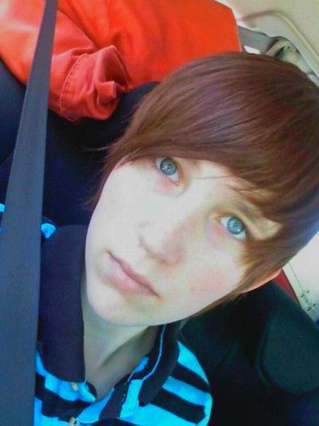 Is It Justin Bieber or a Lesbian Looking Like Him? (25 pics)