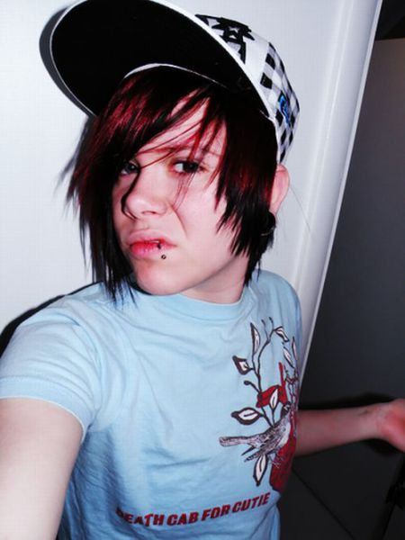 Is It Justin Bieber or a Lesbian Looking Like Him? (25 pics)