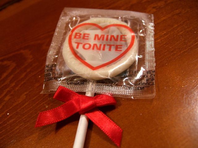 Unusual Condoms (34 pics)