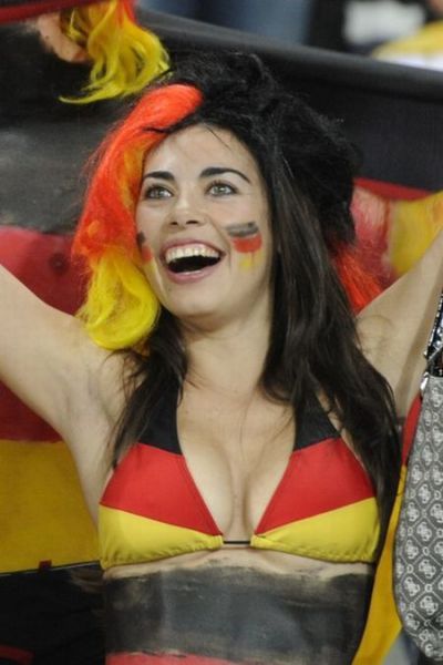 Female World Cup Fans (74 pics)