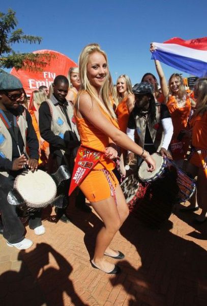 Female World Cup Fans (74 pics)