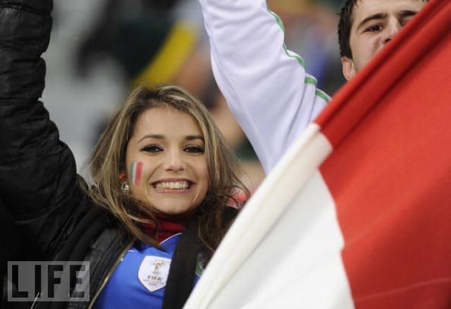 Female World Cup Fans (74 pics)