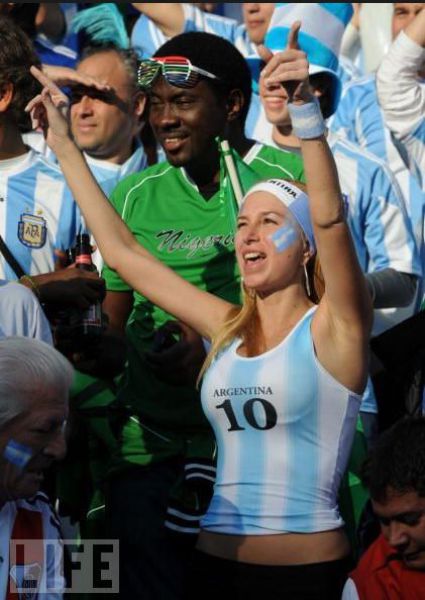 Female World Cup Fans (74 pics)