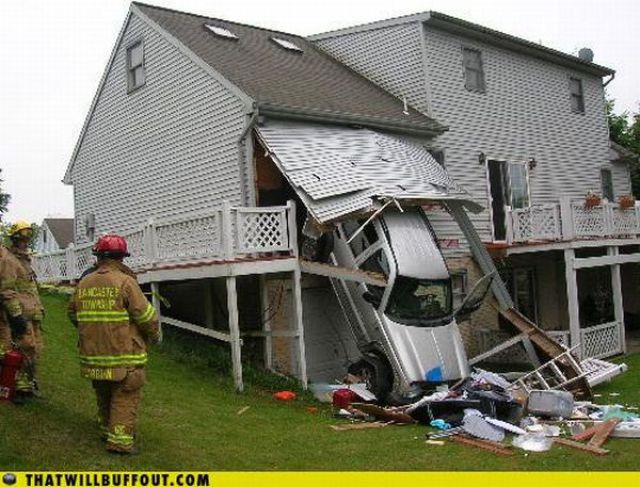 Cars in Hilarious and Weird Situations (83 pics)