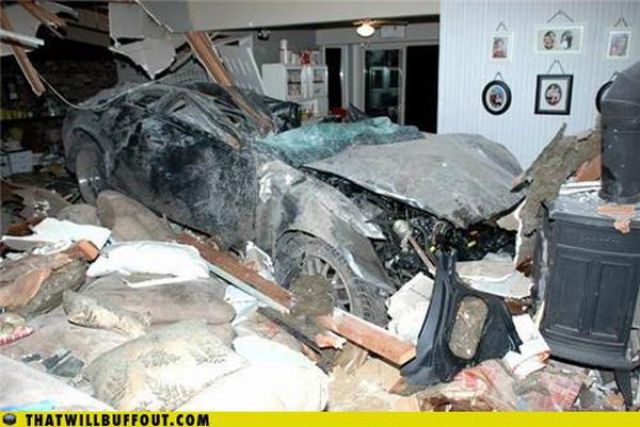 Cars in Hilarious and Weird Situations (83 pics)