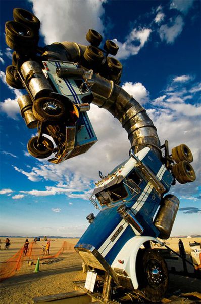 Awesome Giant Sculptures (31 pics) Awesome Giant Sculptures (31 pics)