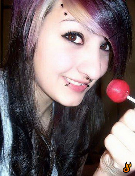 Emo Babes (71 pics)