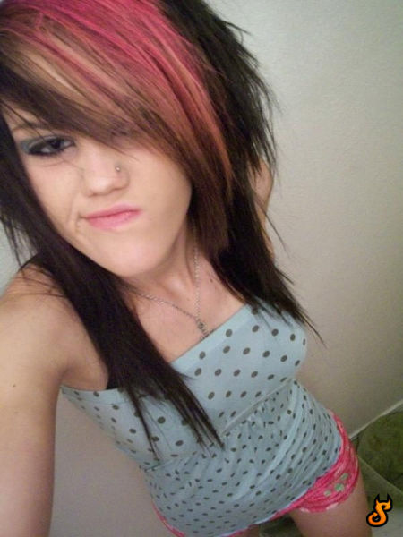 Emo Babes (71 pics)