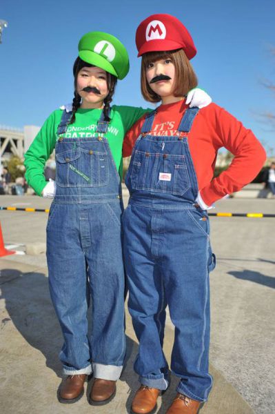 Sexy Cosplay Girls from Comiket