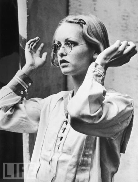 Hot Celebrities Wearing Glasses