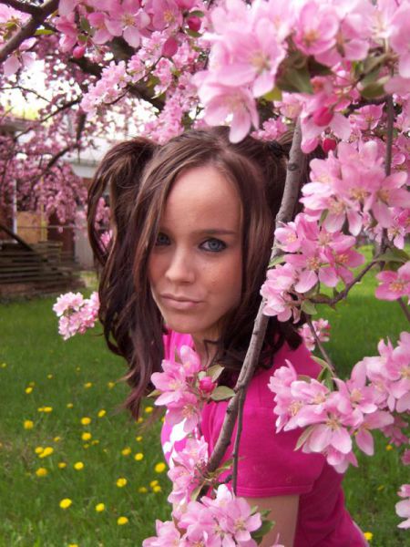 Sexy Amputee Amber Stays Positive