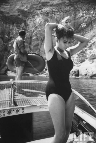 Rare Photographs of Celebrities. Part 16