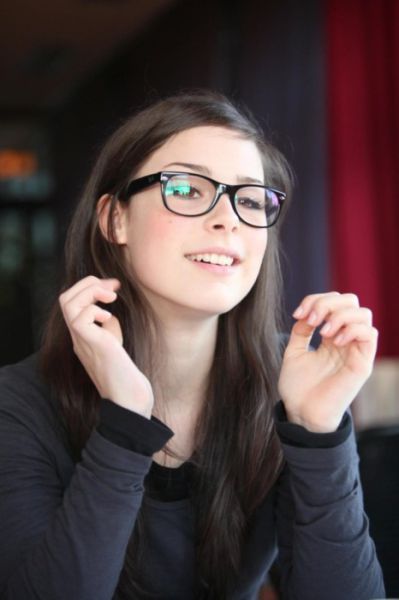 Chicks With Specs