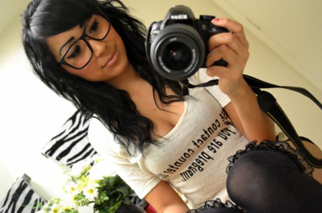 Chicks With Specs