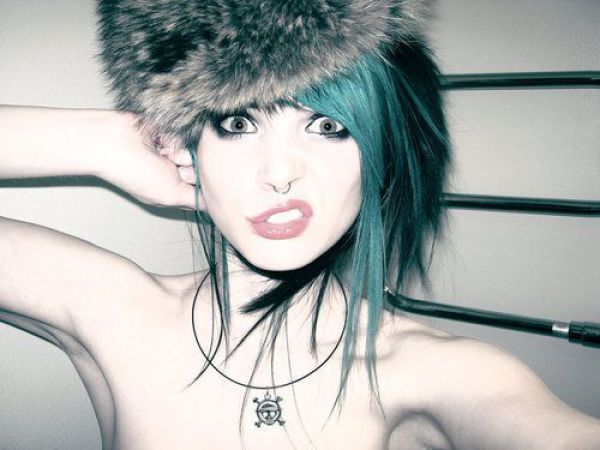 Scene and Emo Girls You Can’t Pass By