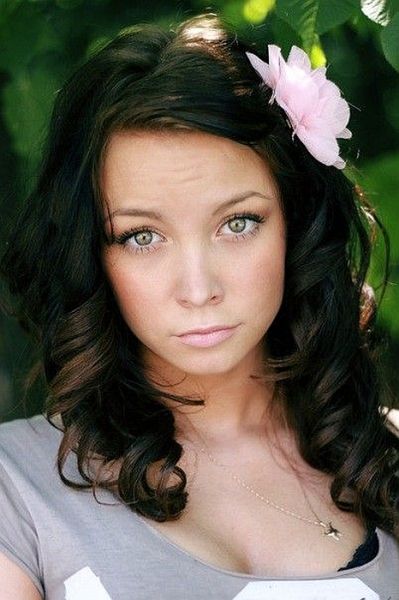 There Are Beautiful Girls Here