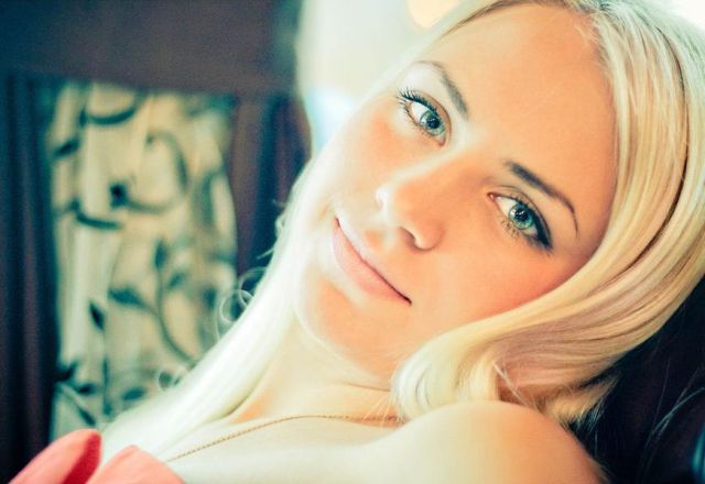 There Are Beautiful Girls Here