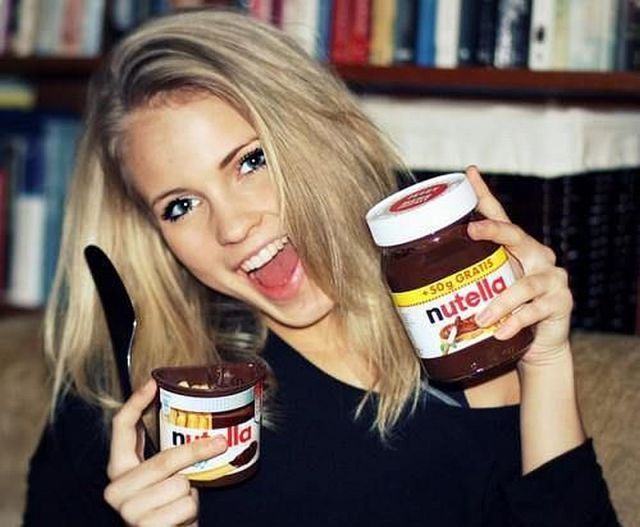 There Are Beautiful Girls Here