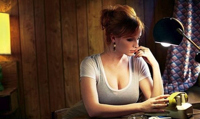 Christina Hendricks’ Mesmerizing Cleavage