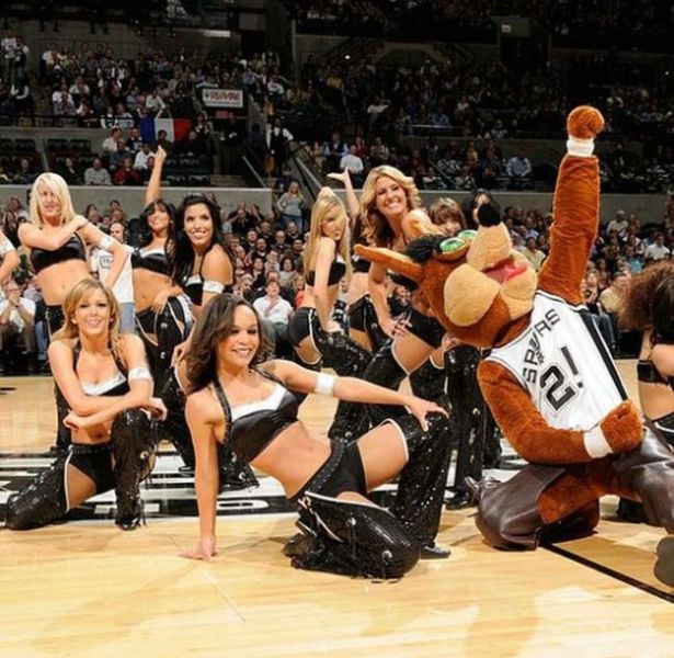 Spurs Cheerleaders Are Easy on the Eye