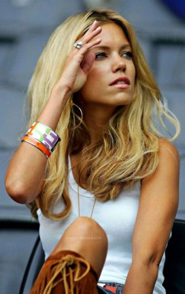 Euro 2012’s Gorgeous Female Fans. Part 2