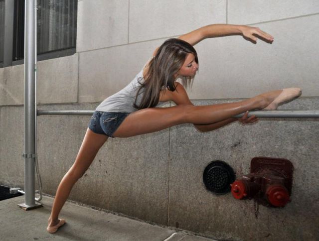 The Splits Girl Is Pretty Attractive