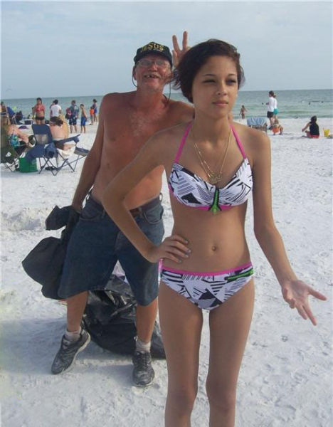 When Photos of Chicks In Bikinis Get Ruined