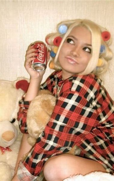 “Glamorous” Russian Social Network Girls