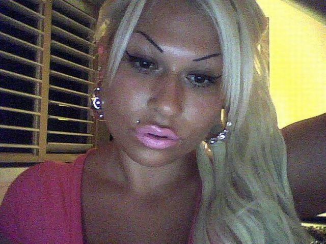 “Glamorous” Russian Social Network Girls