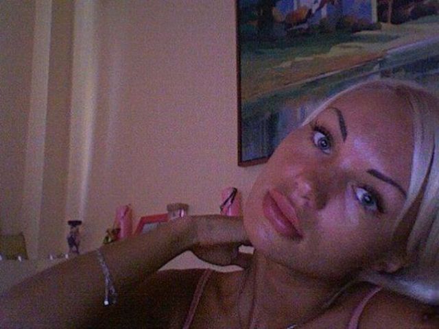 “Glamorous” Russian Social Network Girls