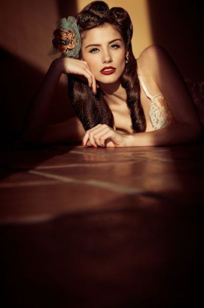 Retro Loveliness with Modern Pin-Up Girls