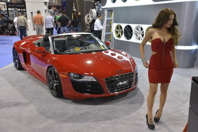 SEMA 2012 Show Girls