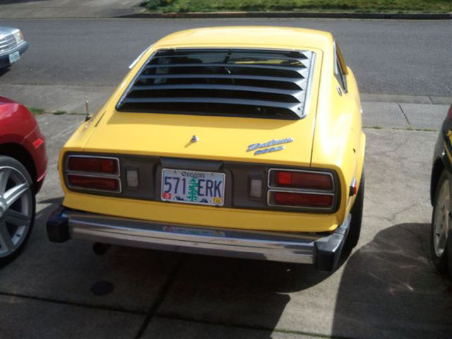 Pretty Girl Helps Her Dad to Sell a Car