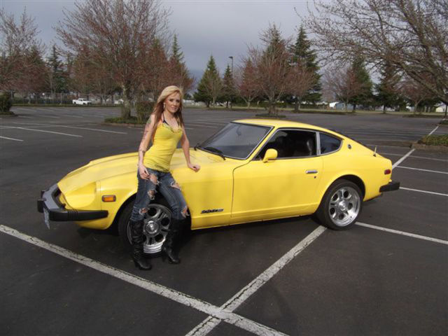Pretty Girl Helps Her Dad to Sell a Car