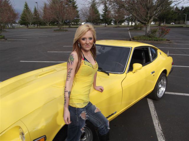 Pretty Girl Helps Her Dad to Sell a Car