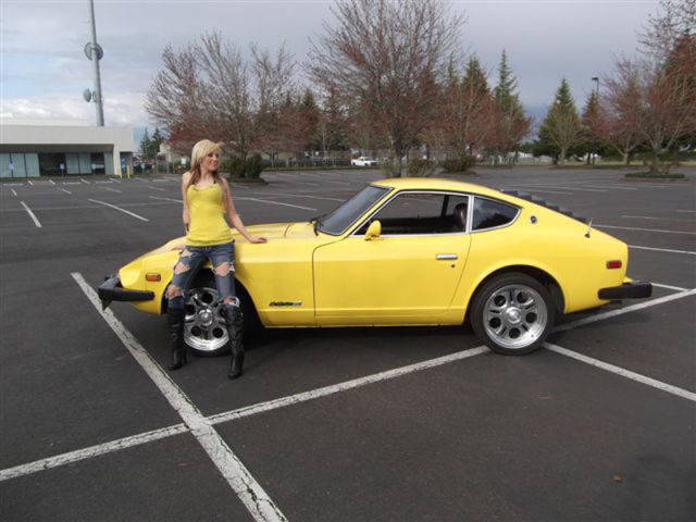 Pretty Girl Helps Her Dad to Sell a Car