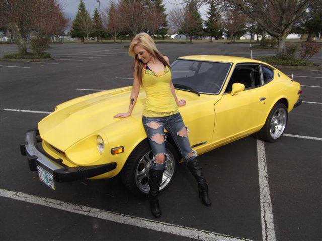 Pretty Girl Helps Her Dad to Sell a Car