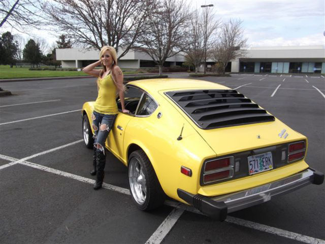 Pretty Girl Helps Her Dad to Sell a Car