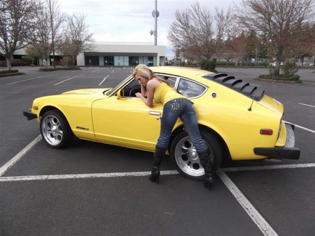 Pretty Girl Helps Her Dad to Sell a Car