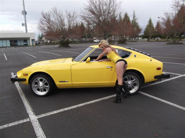 Pretty Girl Helps Her Dad to Sell a Car