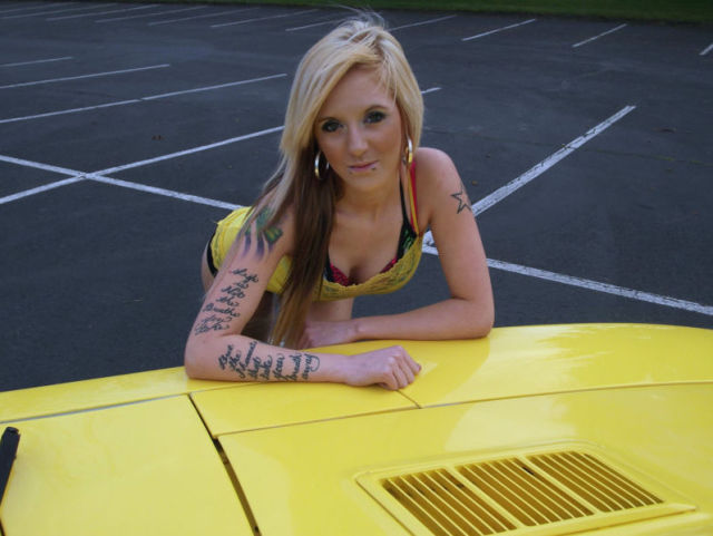 Pretty Girl Helps Her Dad to Sell a Car