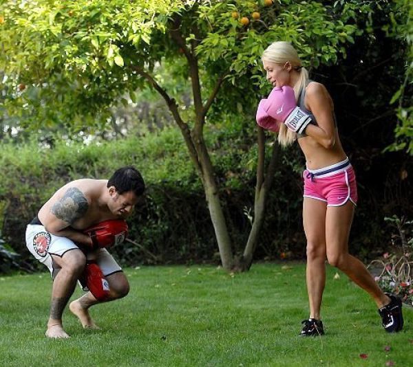 Sexy Celebs Work Out Too