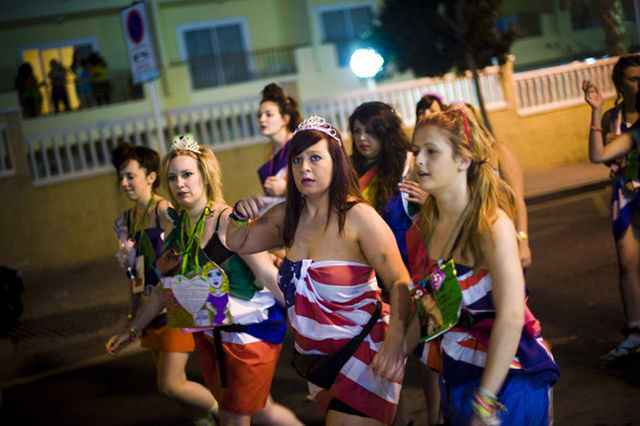 Party Hard the English Way