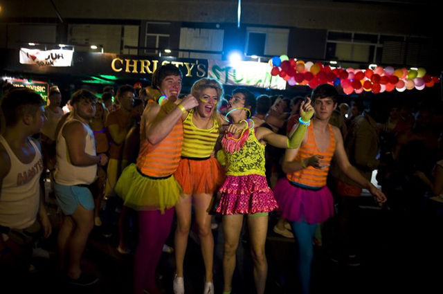 Party Hard the English Way