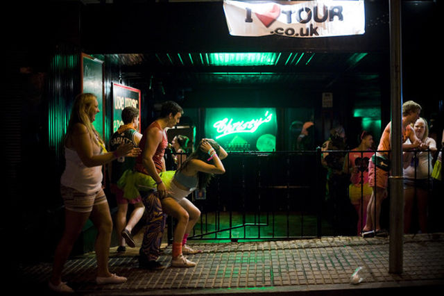 Party Hard the English Way