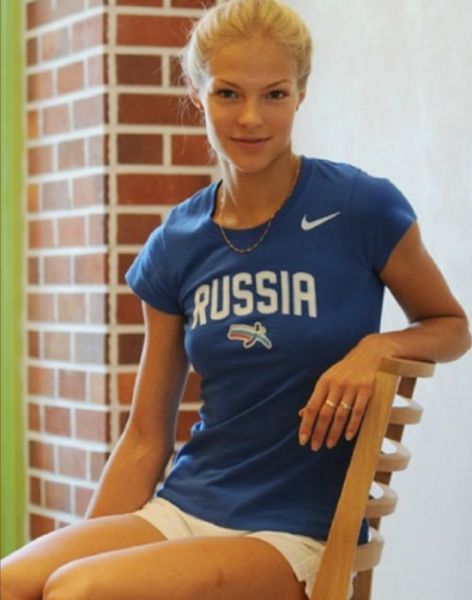 A Cute Blonde Bombshell who Is a Serious Sports Athlete