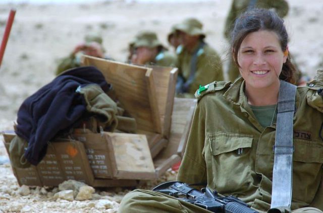 Some of the Hot Israeli Girls in Arms